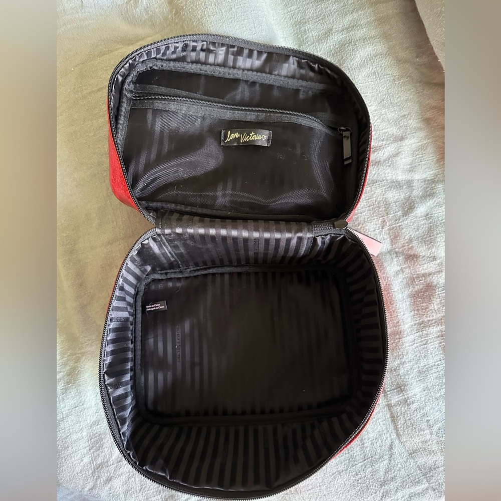NWT - VICTORIA’S SECRET Travel Makeup Bag - Picture 4 of 5